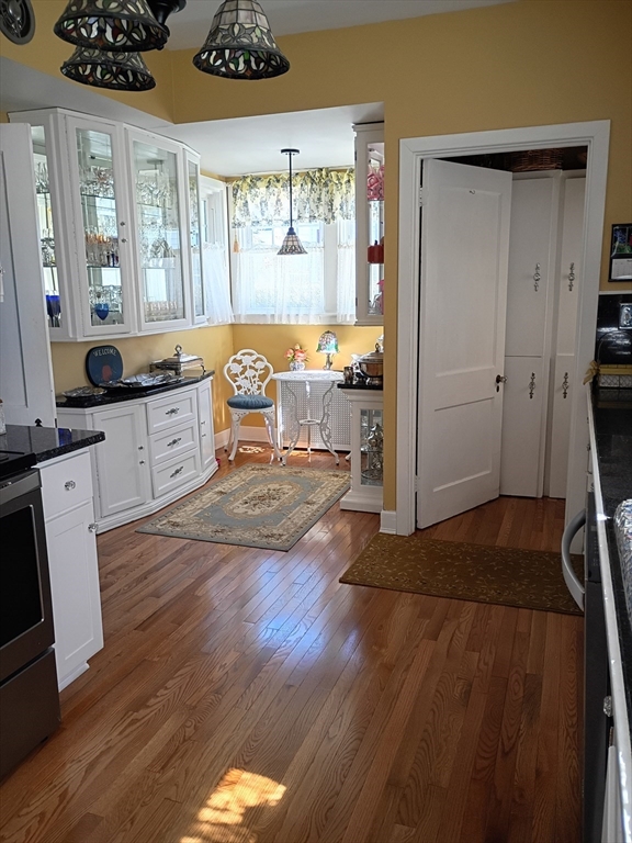 333 Langley St. Property Photo 15