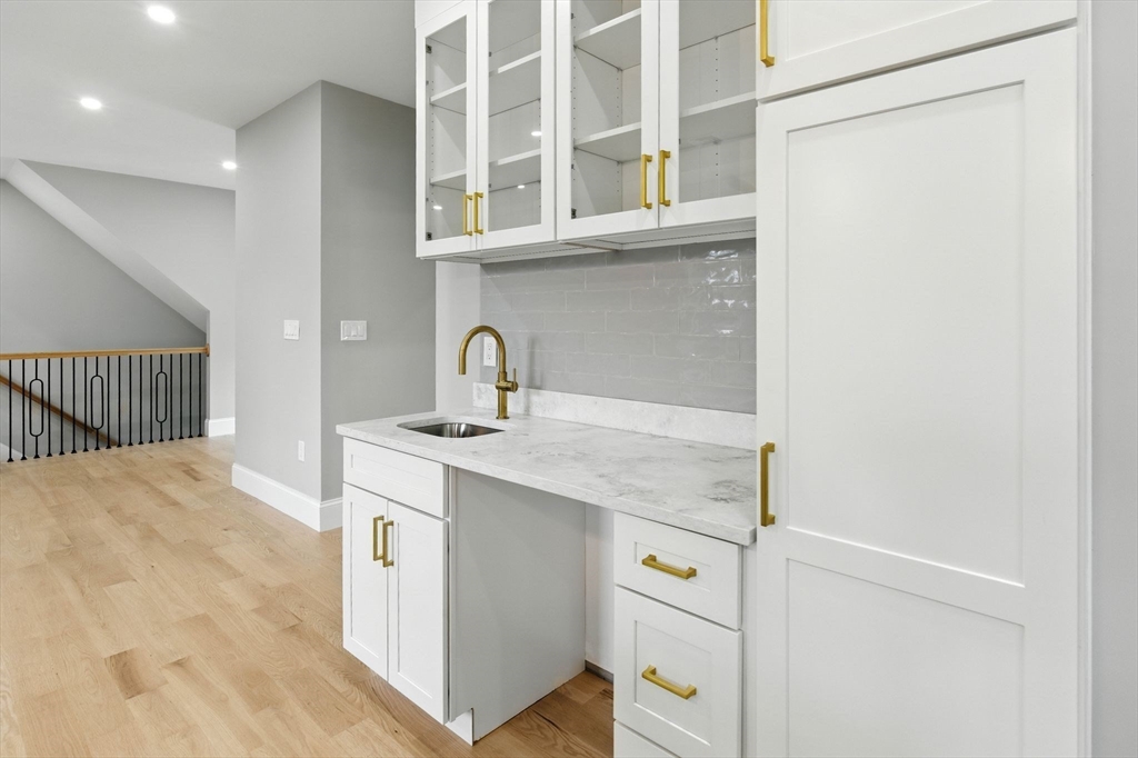 11 Washington St # 5 Property Photo 6