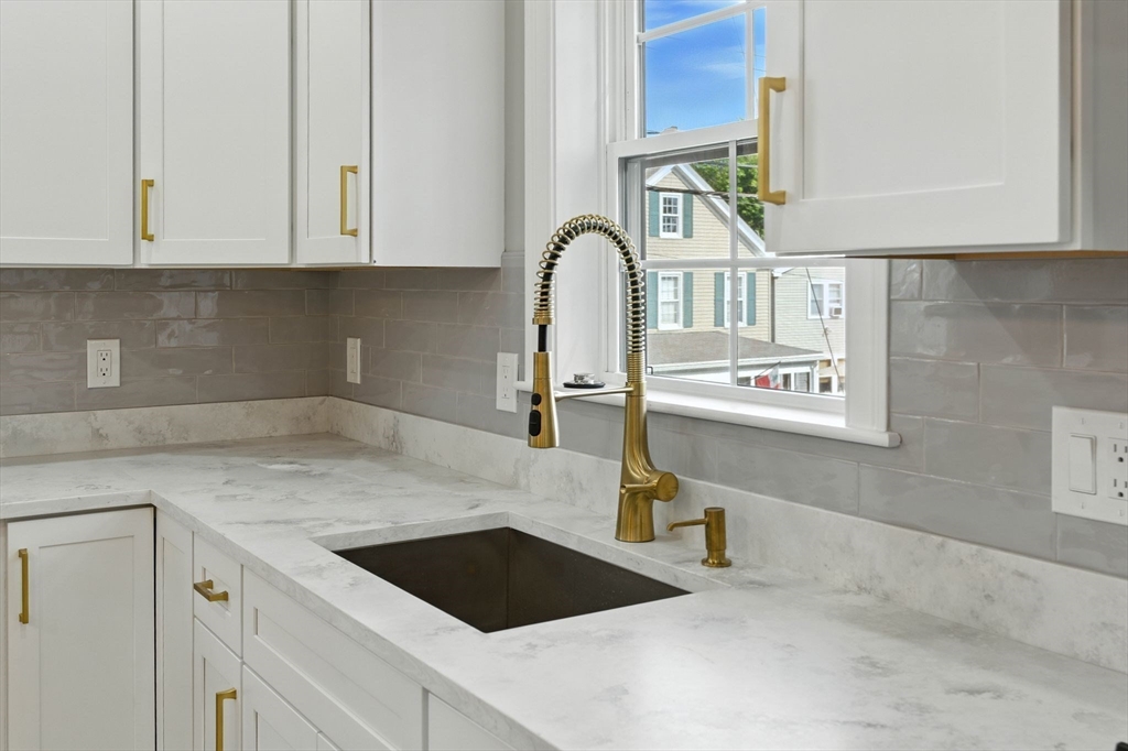11 Washington St # 5 Property Photo 7