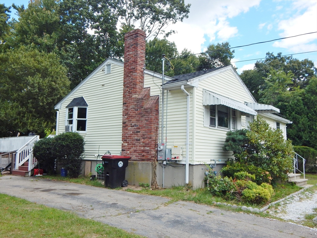 104 Crestfield Dr Property Photo 3
