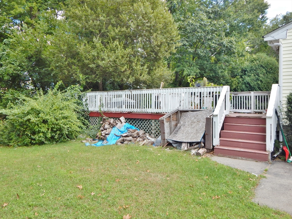 104 Crestfield Dr Property Photo 4