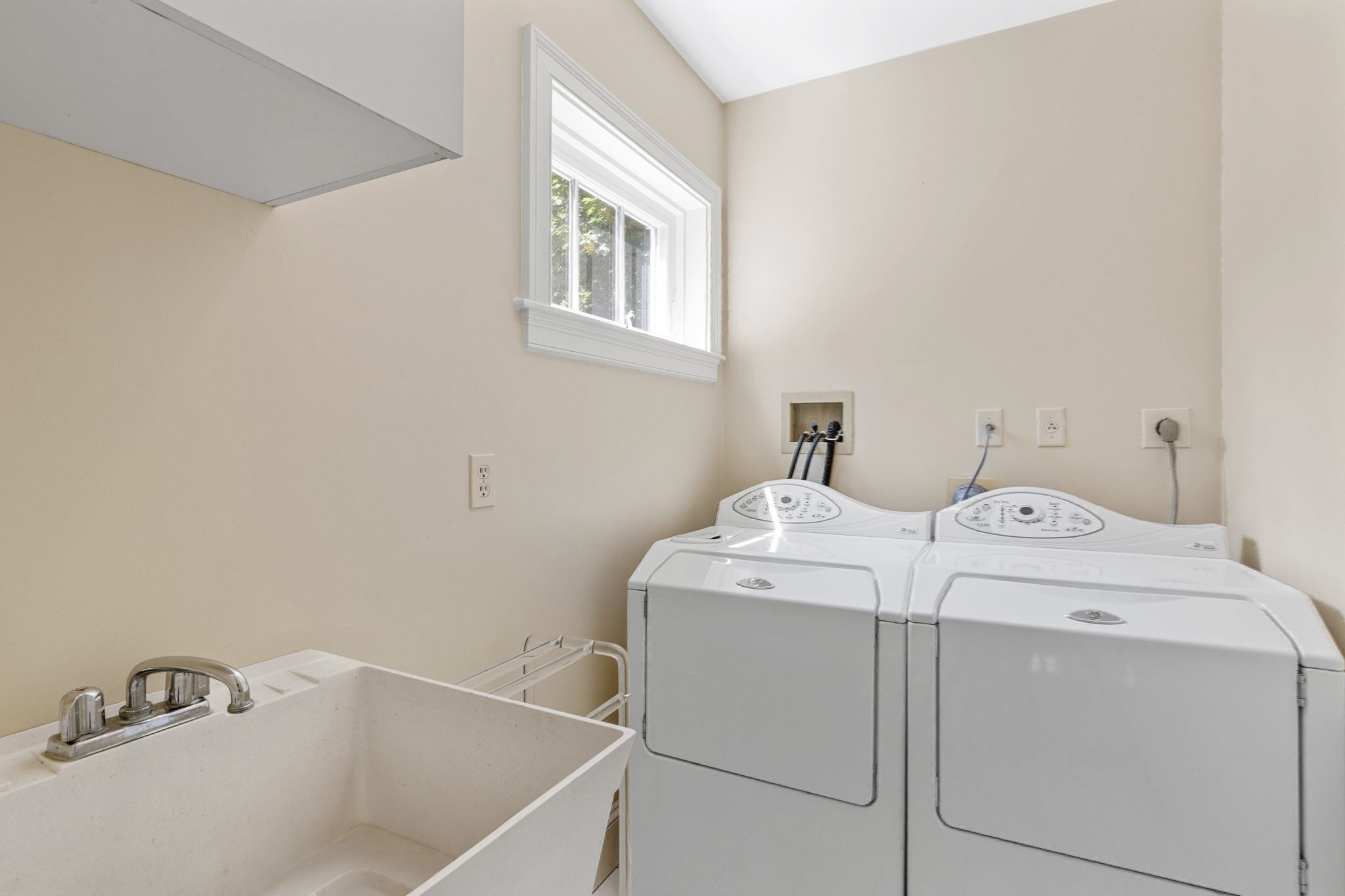 4390 Main Property Photo 33