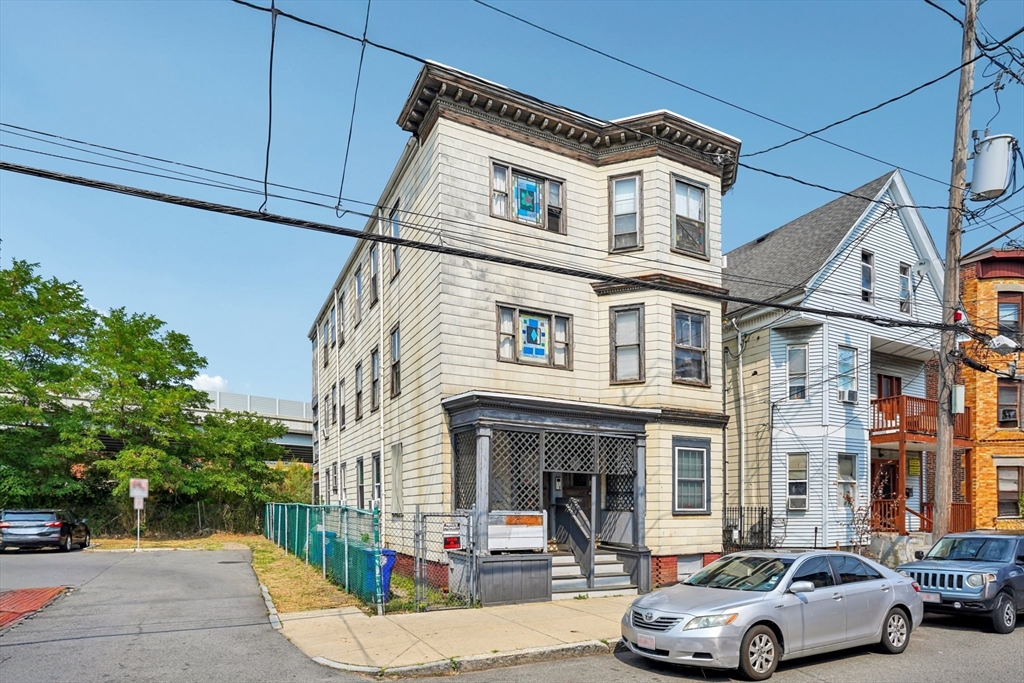 230 Chestnut St Property Photo 3