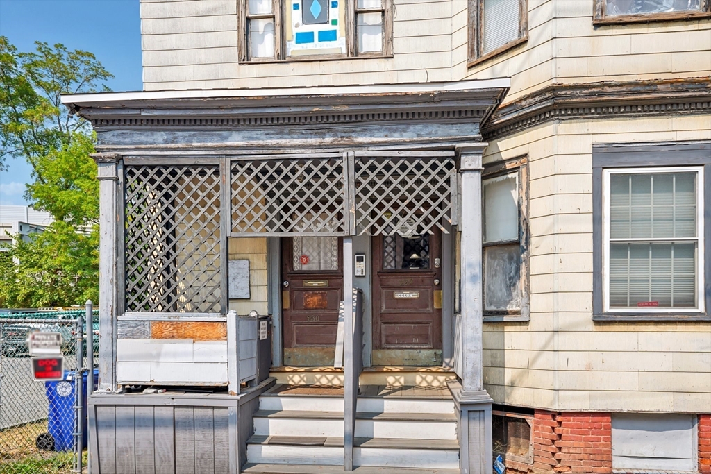 230 Chestnut St Property Photo 4