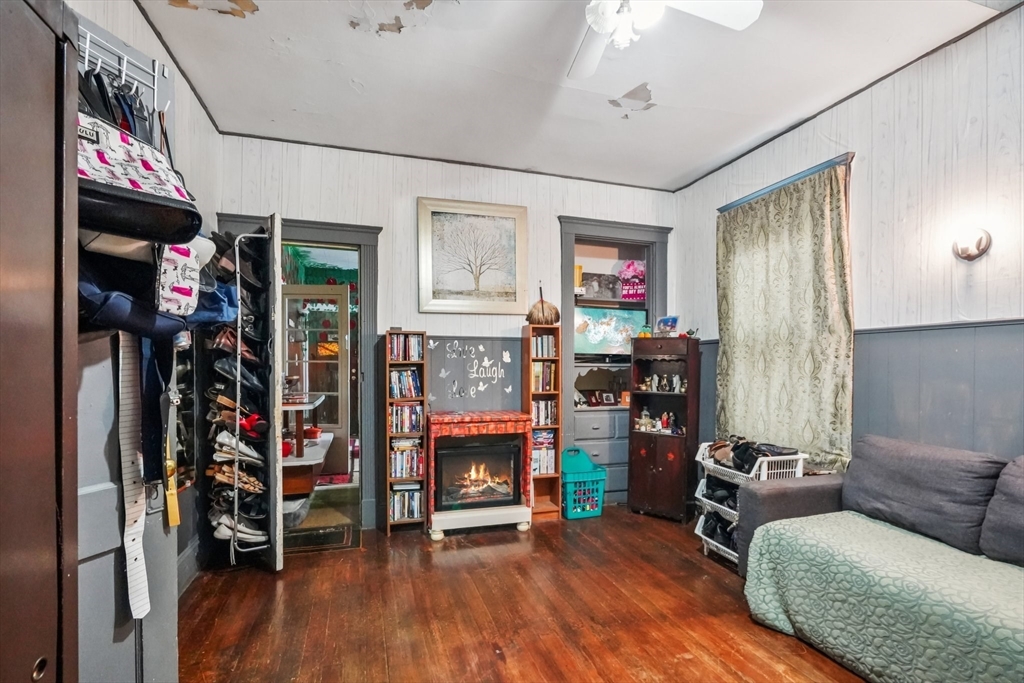 230 Chestnut St Property Photo 12