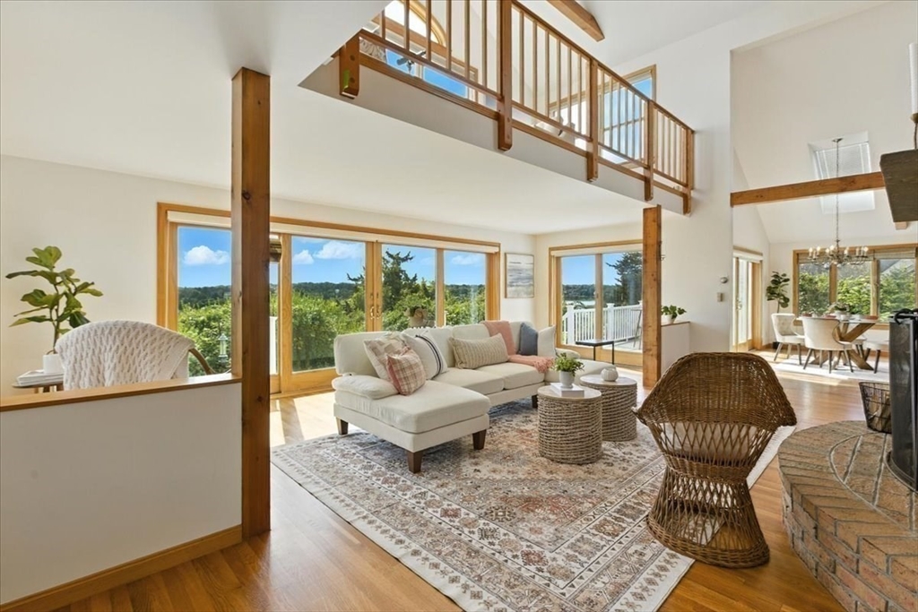 60 Smith Heights Way Property Photo 4