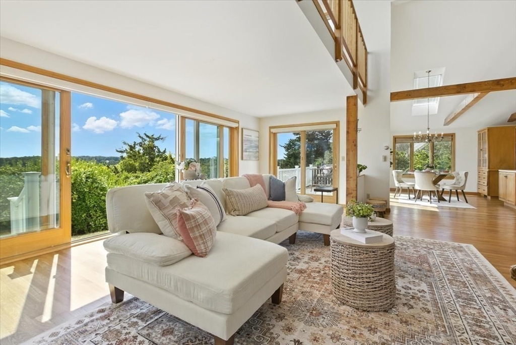 60 Smith Heights Way Property Photo 6