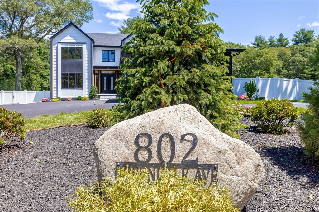 802 Greendale Avenue Property Photo 1