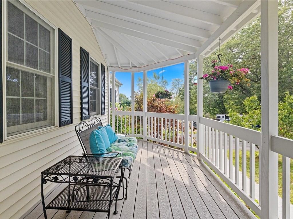 6 Wood St Property Photo 2