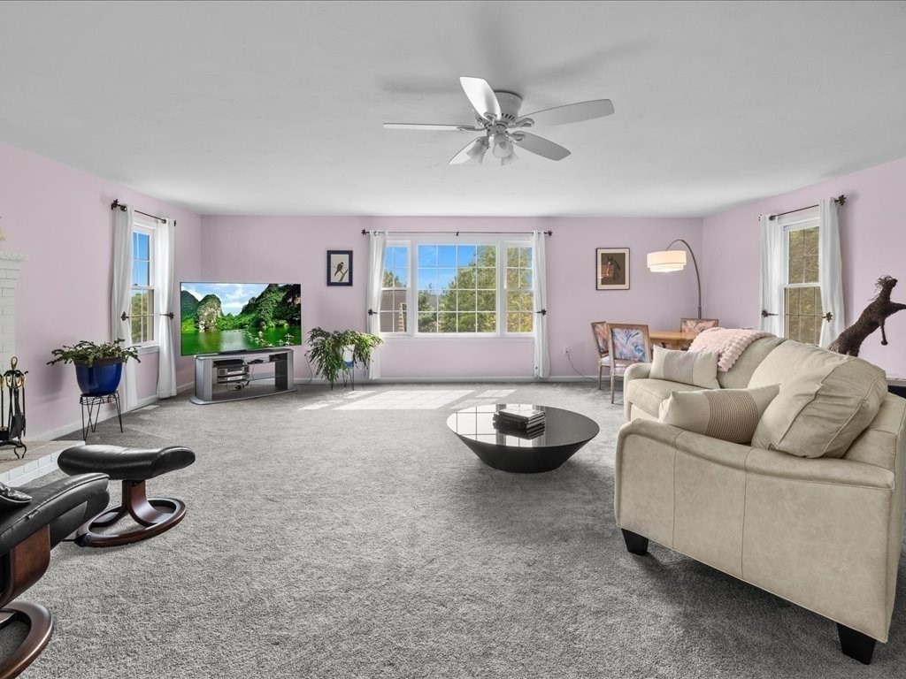 6 Wood St Property Photo 15