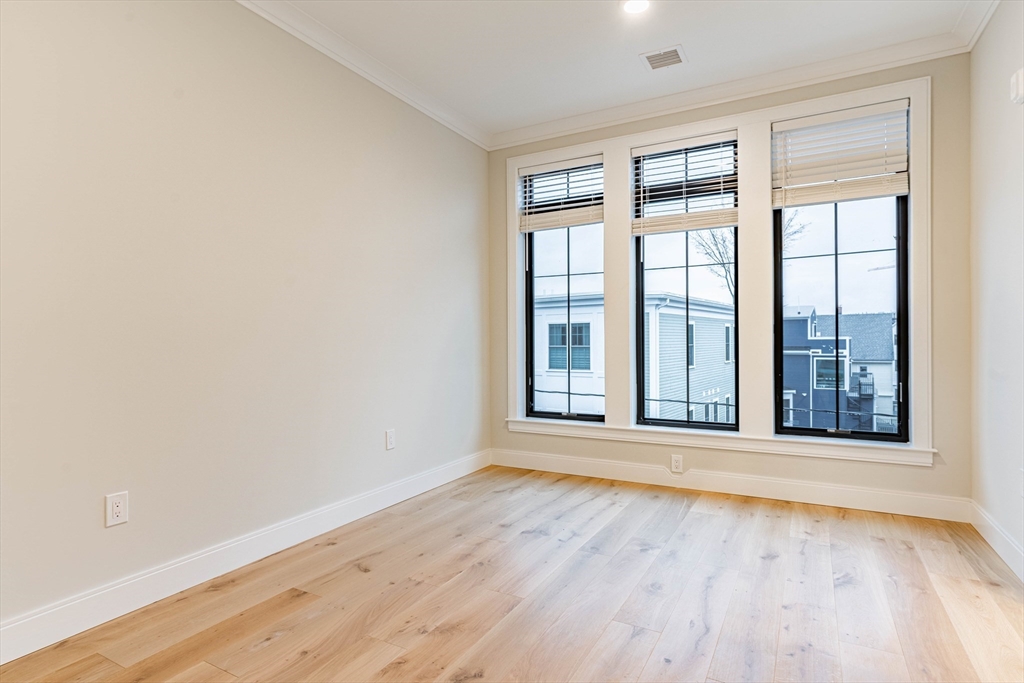 157 Everett St. # 302 Property Photo 7