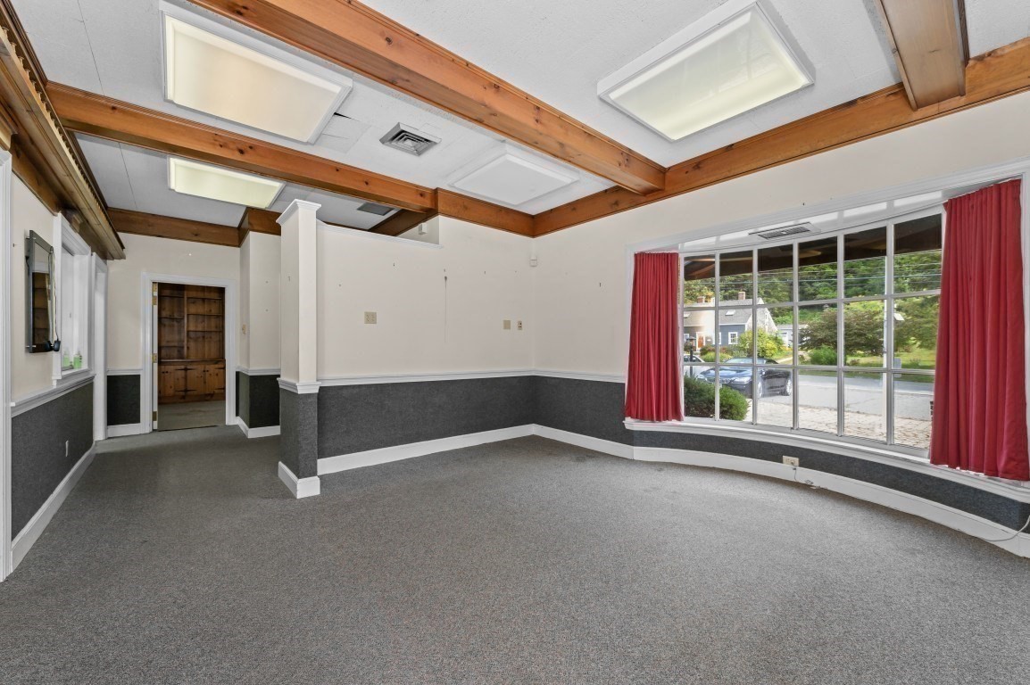 11 Maple St Property Photo 3
