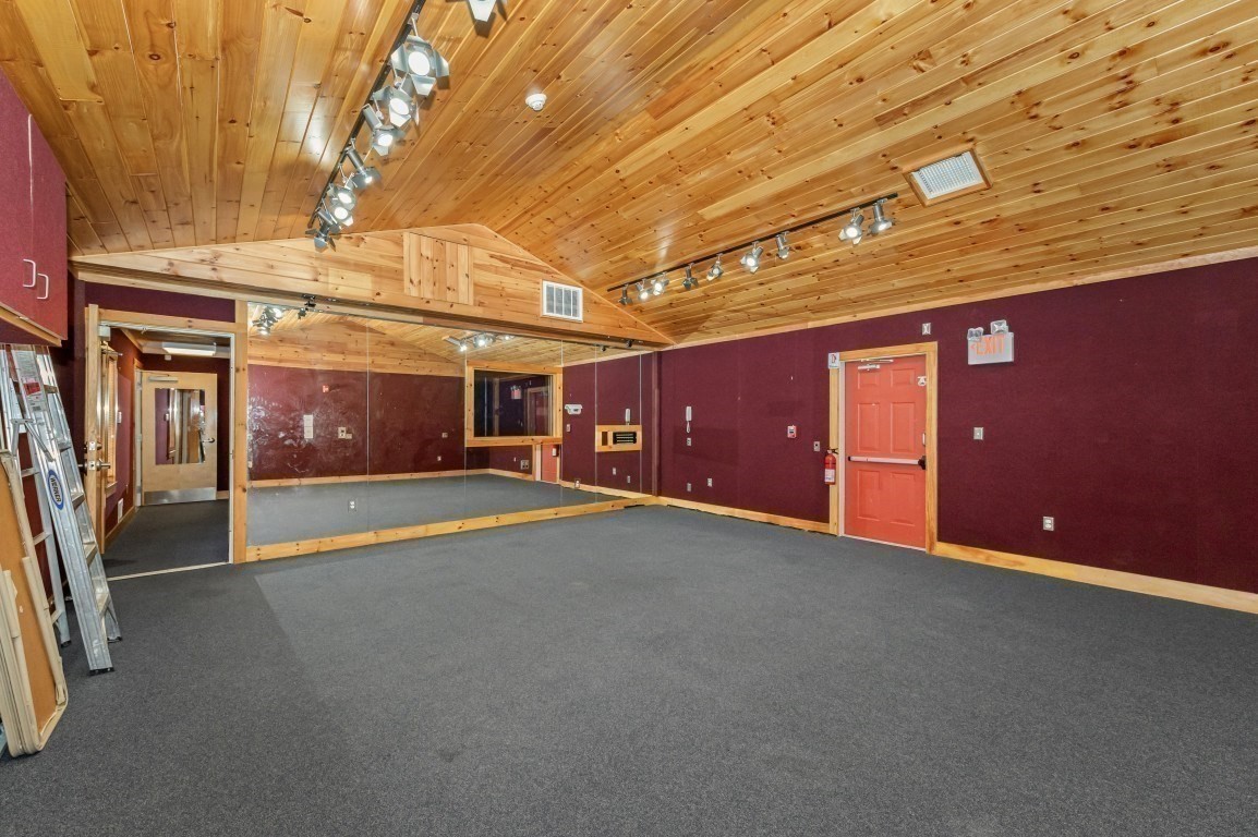 11 Maple St Property Photo 15