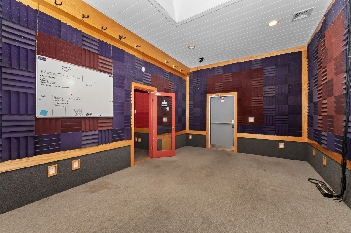 11 Maple St Property Photo 16