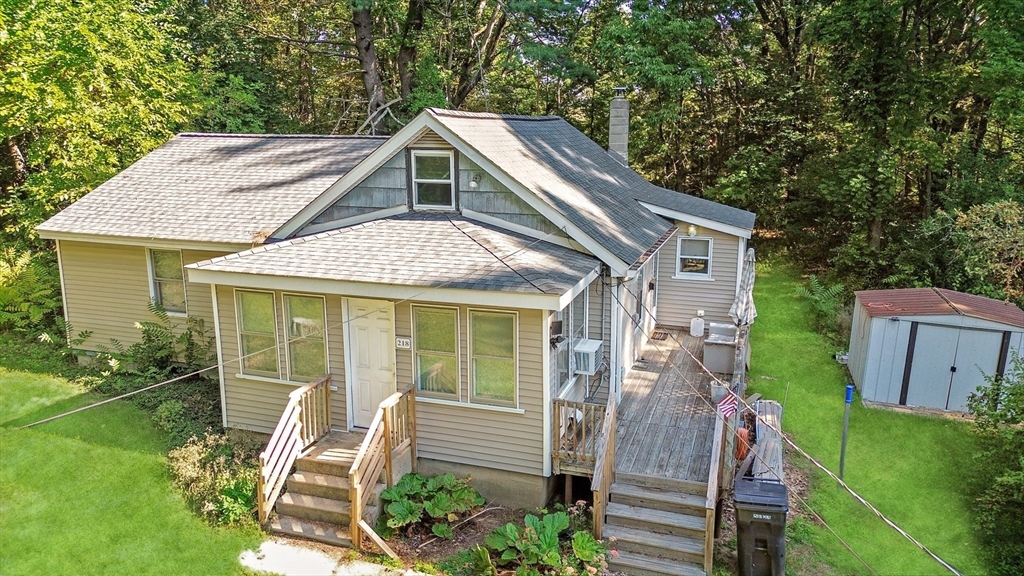 218 Old Groveland Rd Property Photo 1