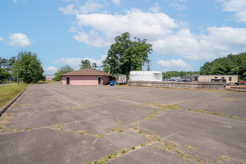 605 Silver Street Property Photo 40