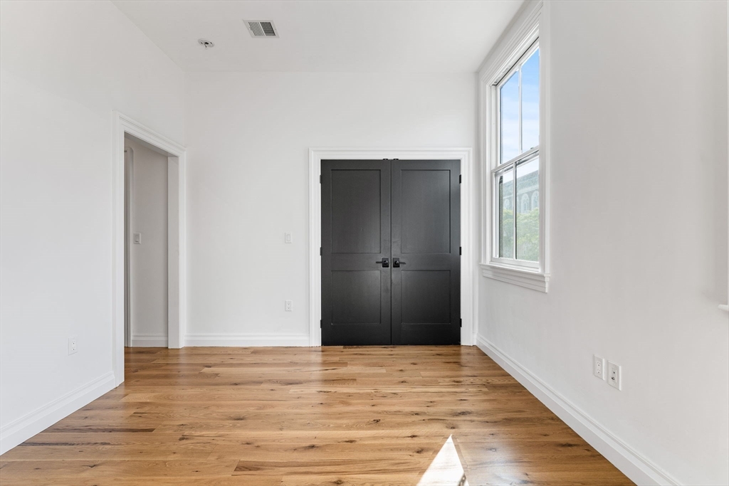 520 East Broadway # 2 Property Photo 13