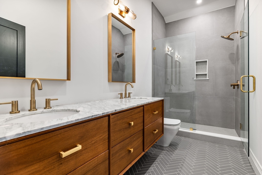 520 East Broadway # 2 Property Photo 14