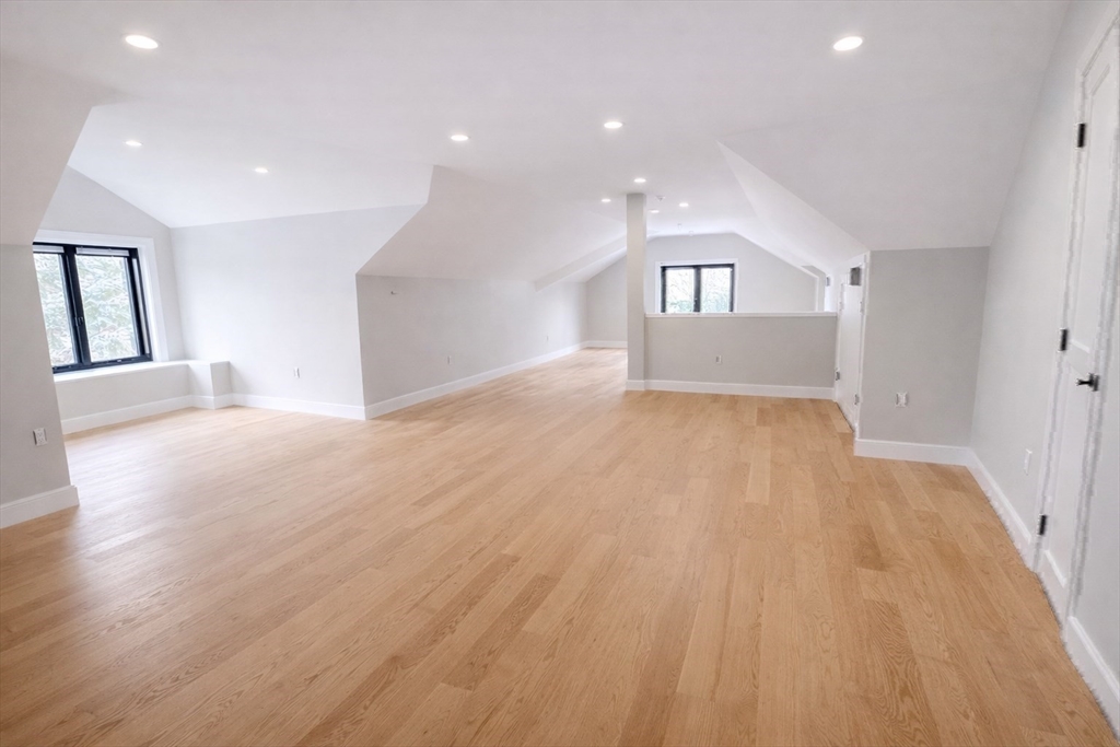 544 Saw Mill Brook Parkway Property Photo 31