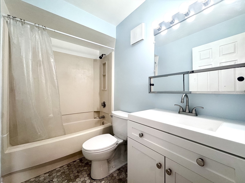 4975 Washington St # 109 Property Photo 6