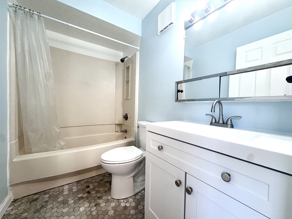 4975 Washington St # 109 Property Photo 12