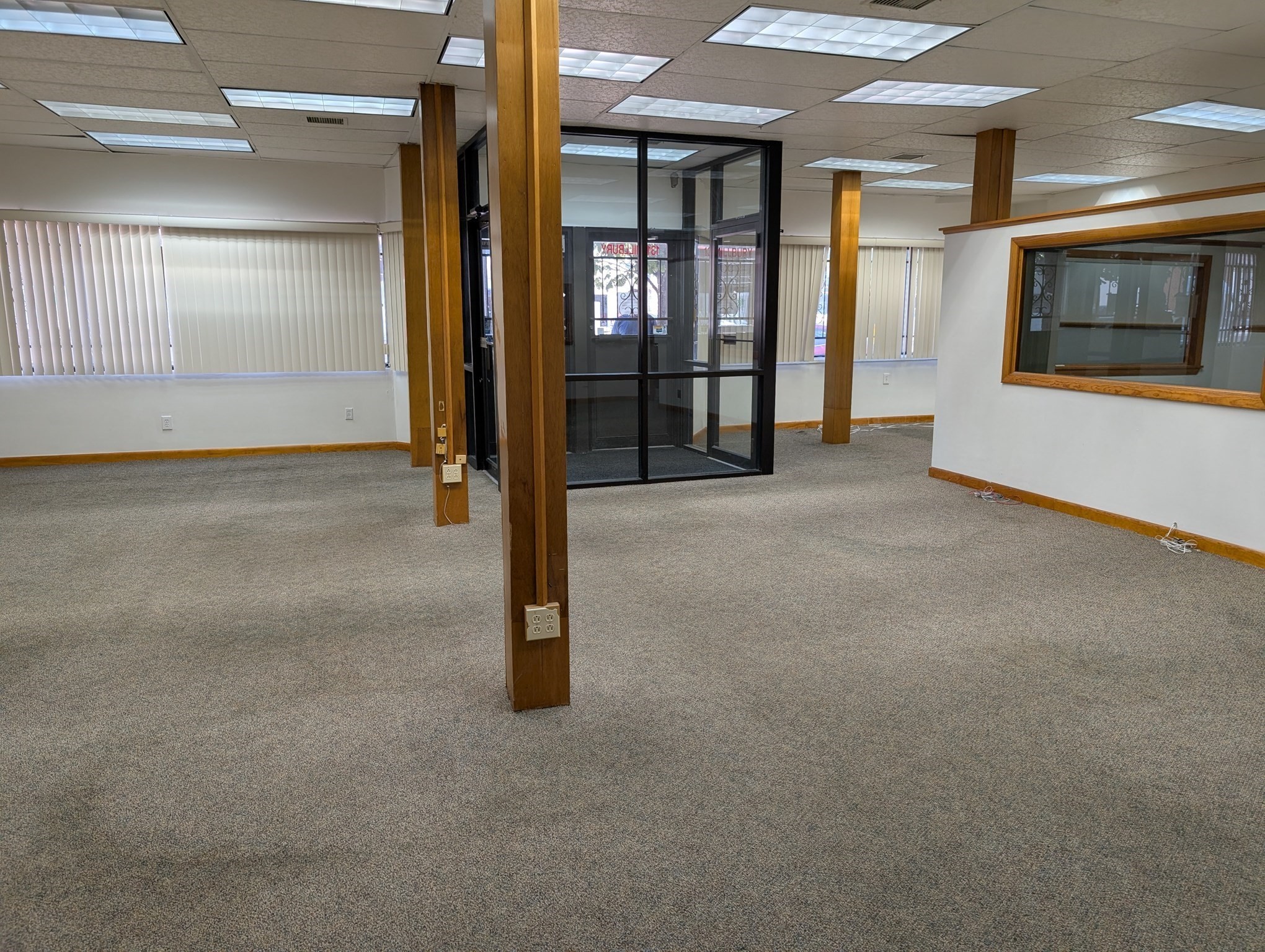 131 Millbury St Property Photo 4