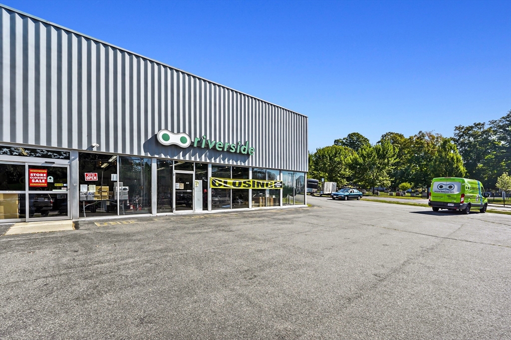1 Ginty Boulevard Property Photo 1