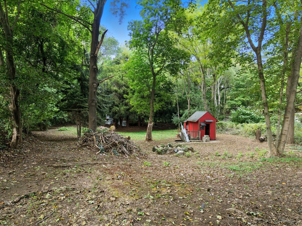 29 Conant Street Property Photo 9
