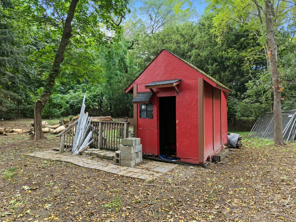 29 Conant Street Property Photo 10