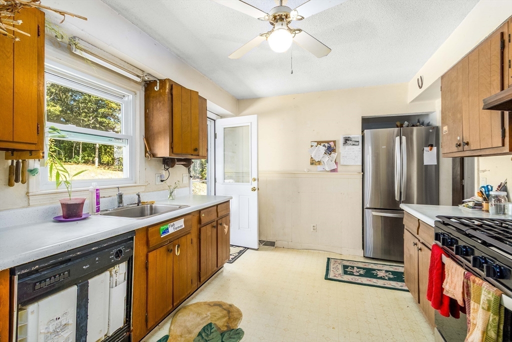 49 Duck Marsh Property Photo 13