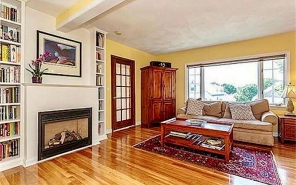 18 Moulton # 2 Property Photo 1