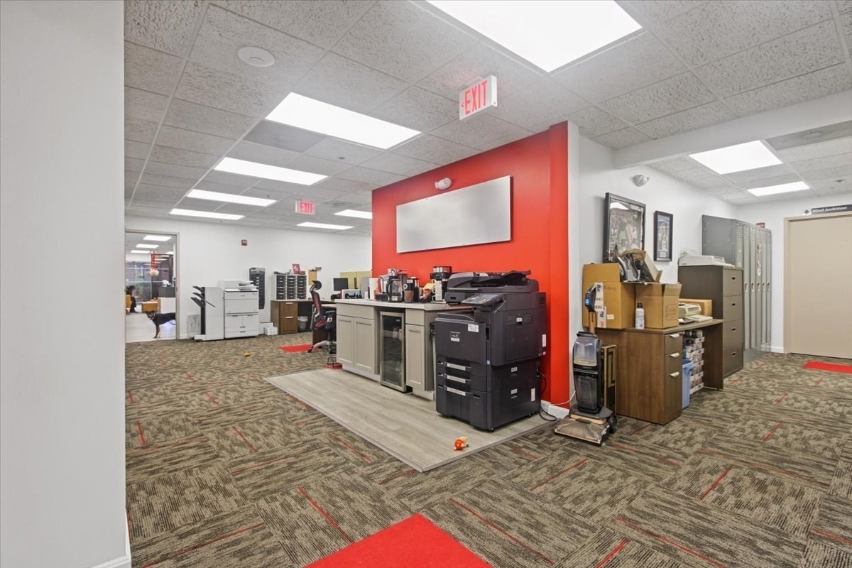 100 Corporate Pl # 502 Property Photo 12