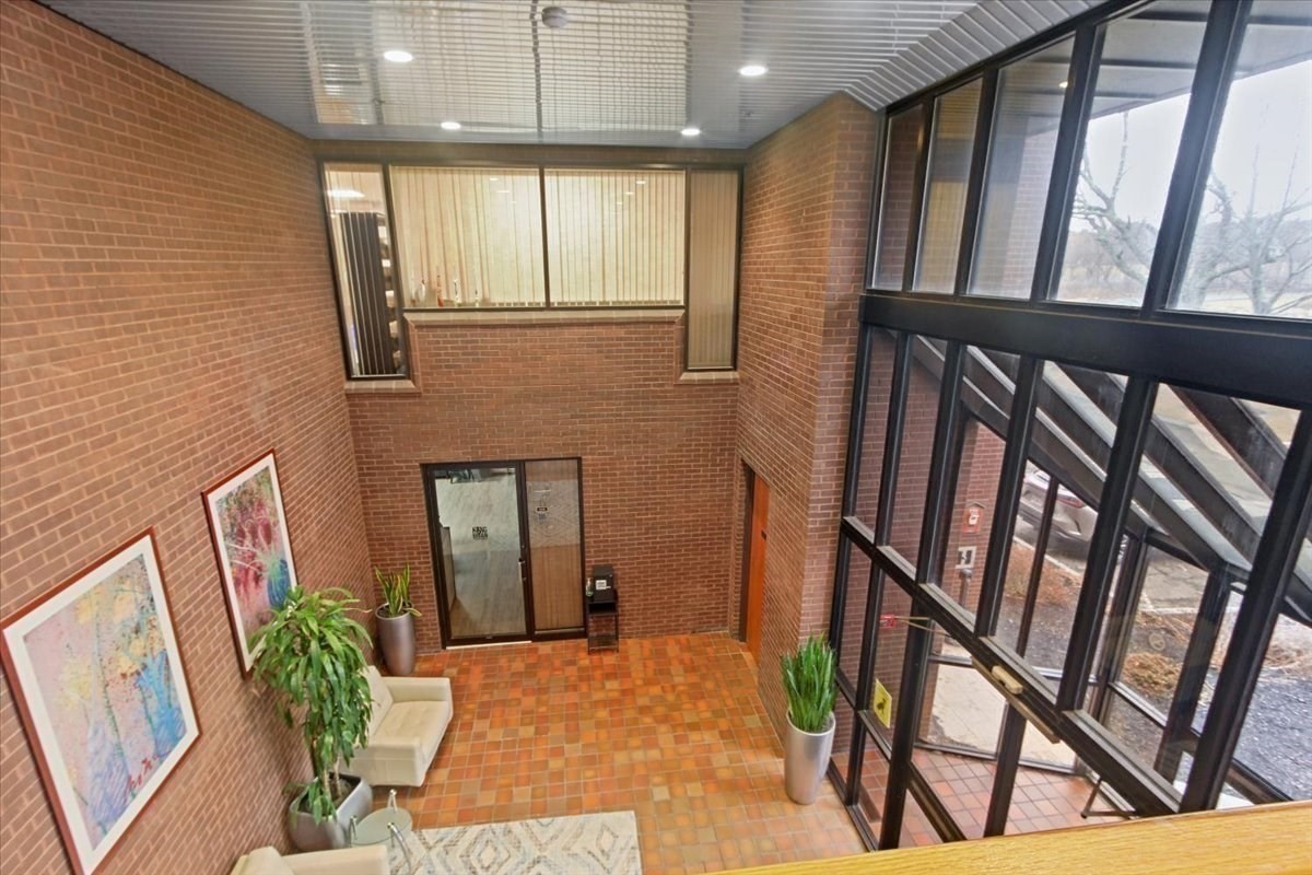 100 Corporate Pl # 502 Property Photo 18