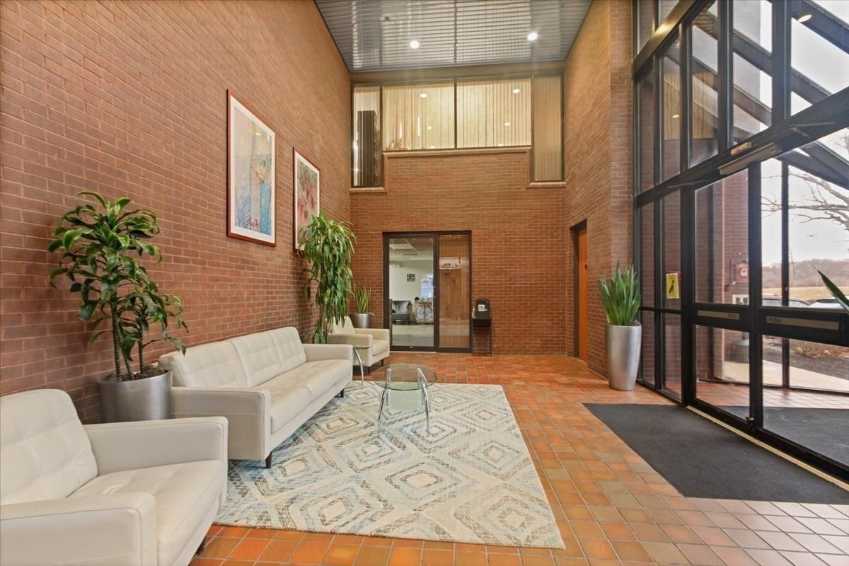 100 Corporate Pl # 502 Property Photo 20