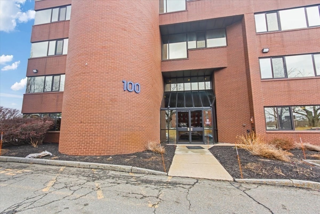 100 Corporate Pl # 502 Property Photo 23