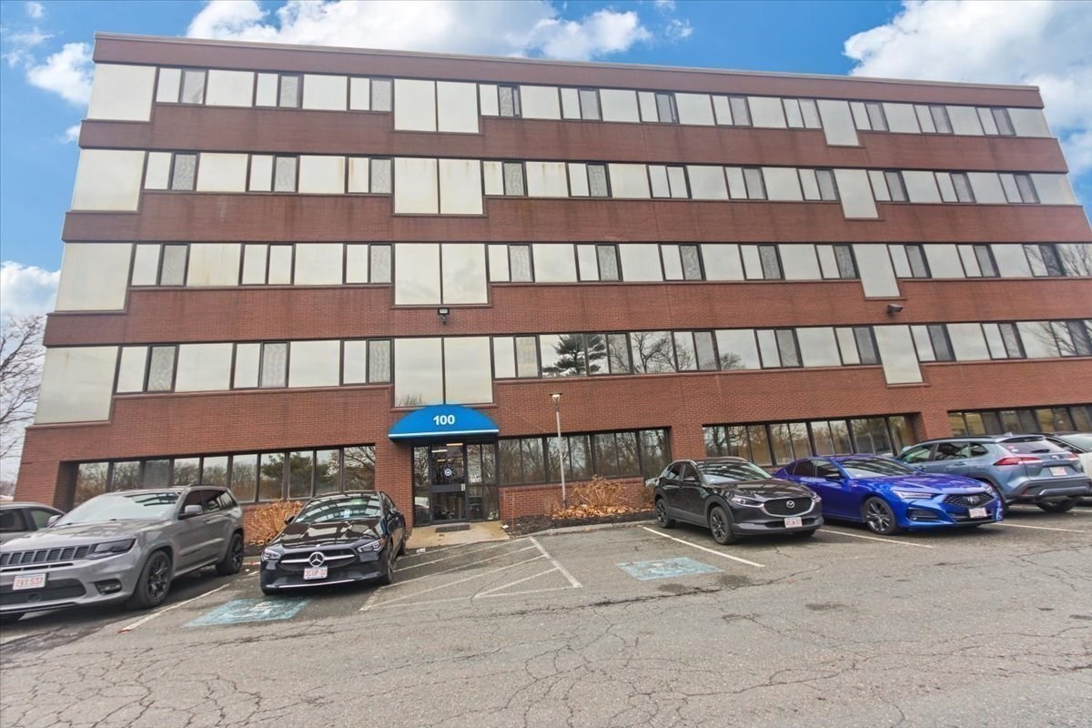 100 Corporate Pl # 502 Property Photo 24