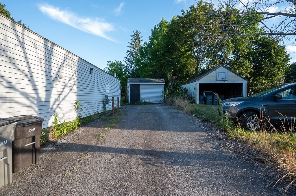 50 Knowlton St Property Photo 4