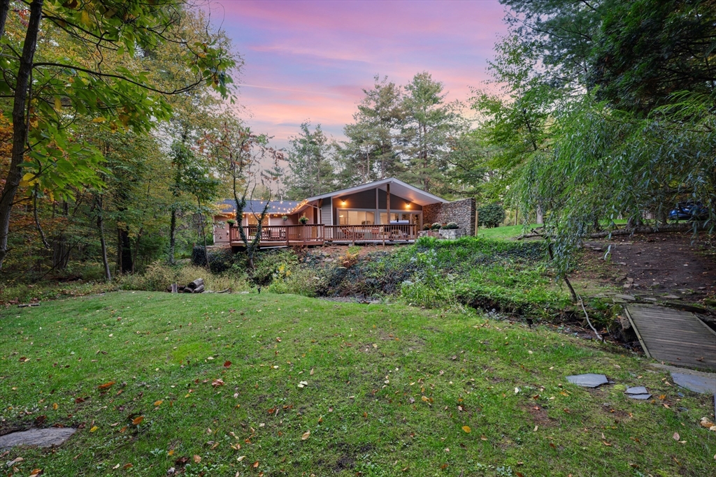 76 Stallion Hill Rd Property Photo 1