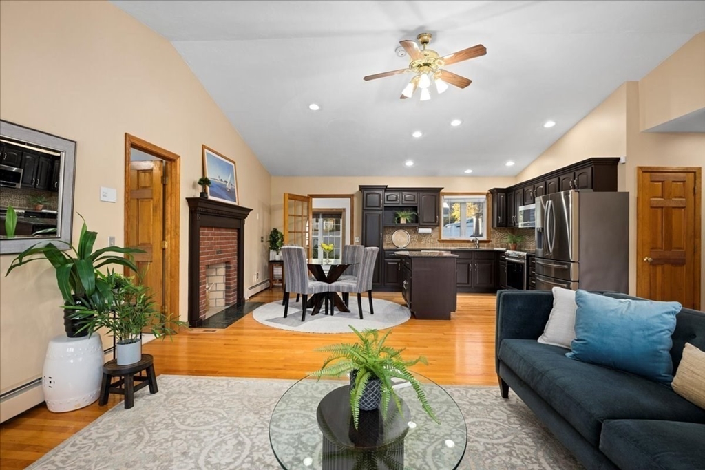 31 Crane St Property Photo 1