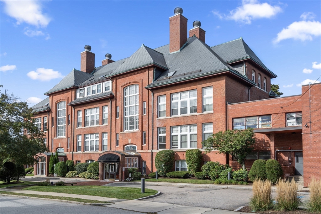 51 Pettee St # 11 Property Photo 1