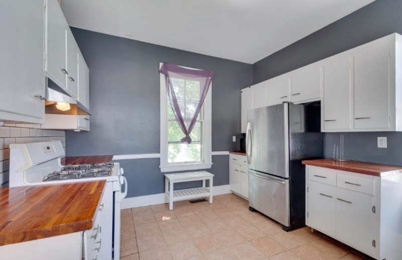 12 Fiske # 1 Property Photo 3