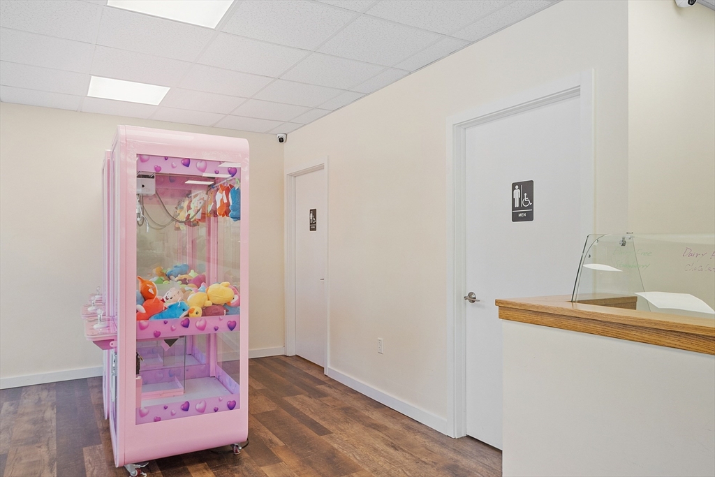 295 Boston Road Property Photo 12
