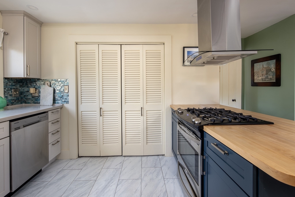 4 Blackhall Ct Property Photo 12