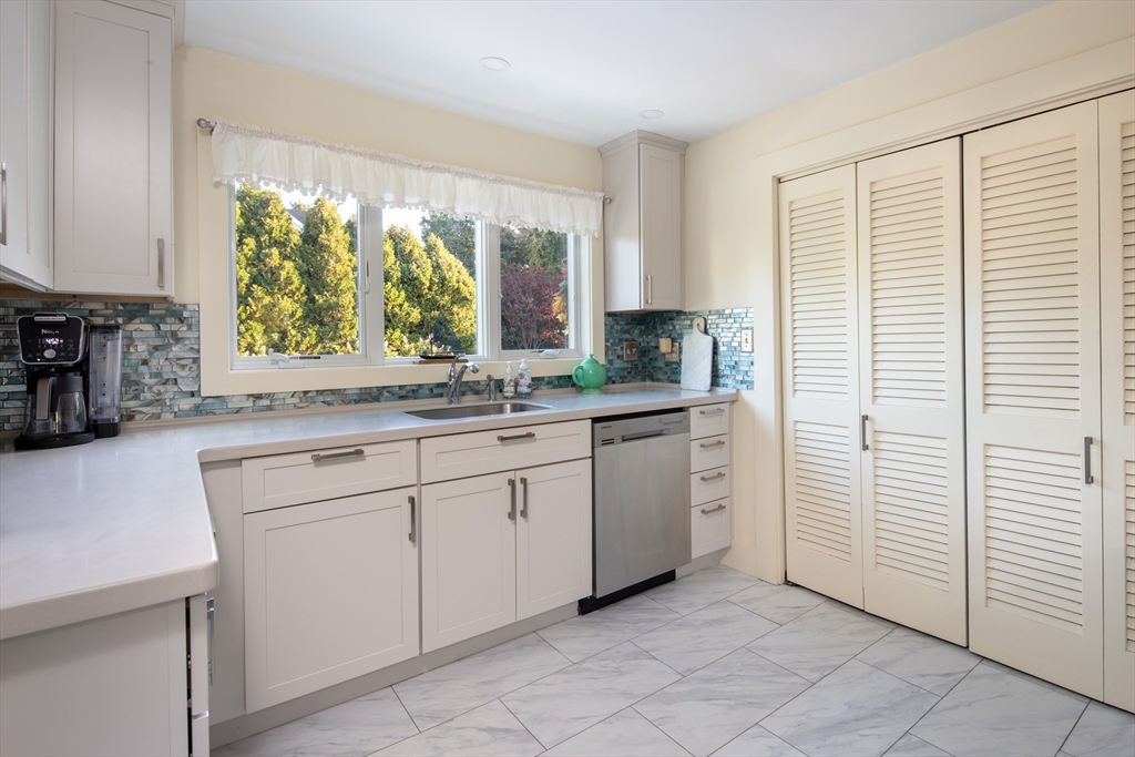 4 Blackhall Ct Property Photo 13