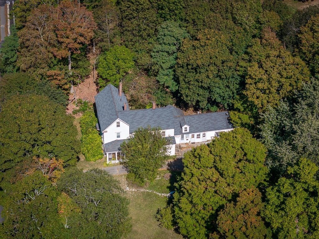 98 Main St Property Photo 1