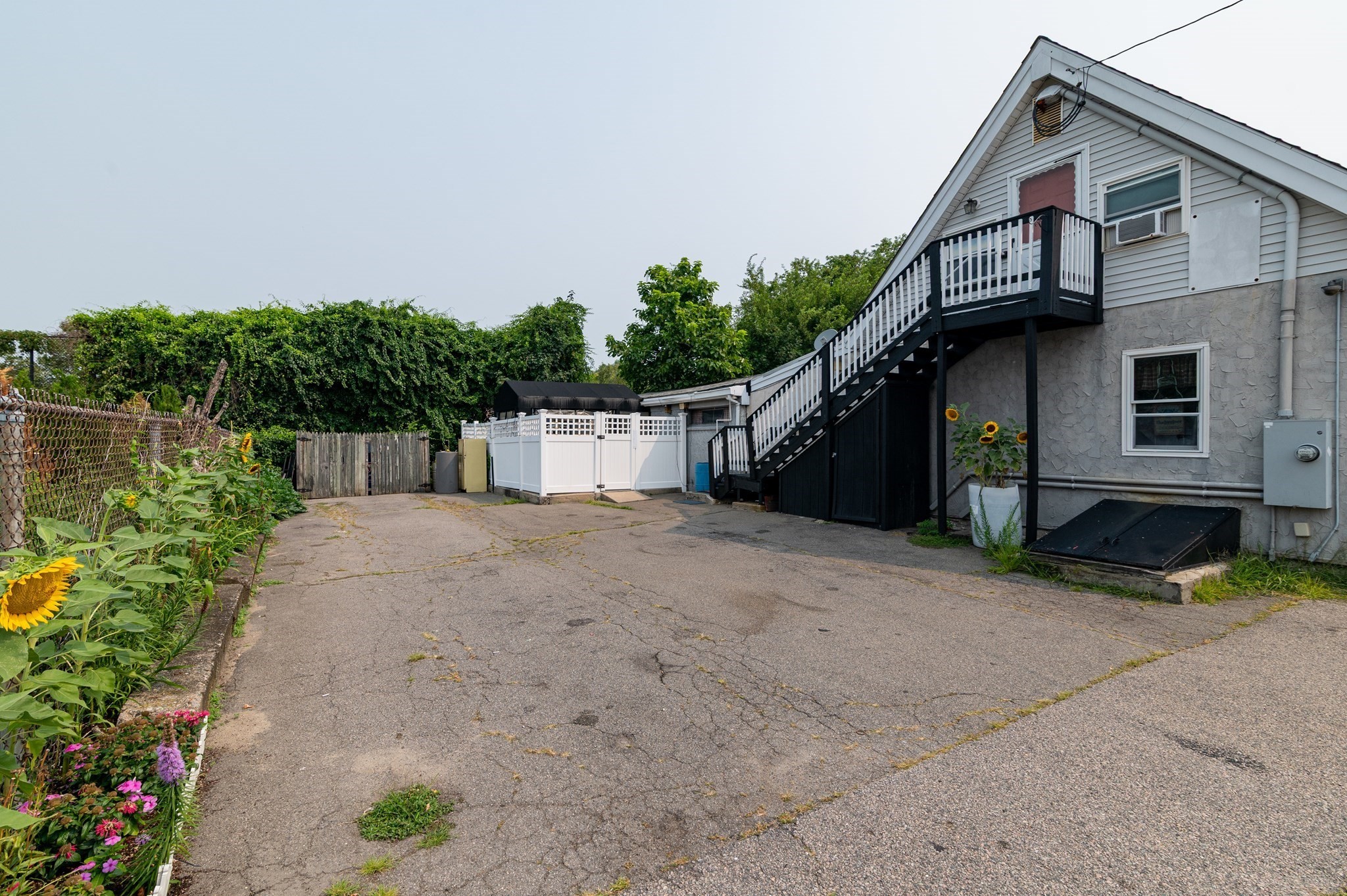 540 South Street Property Photo 28