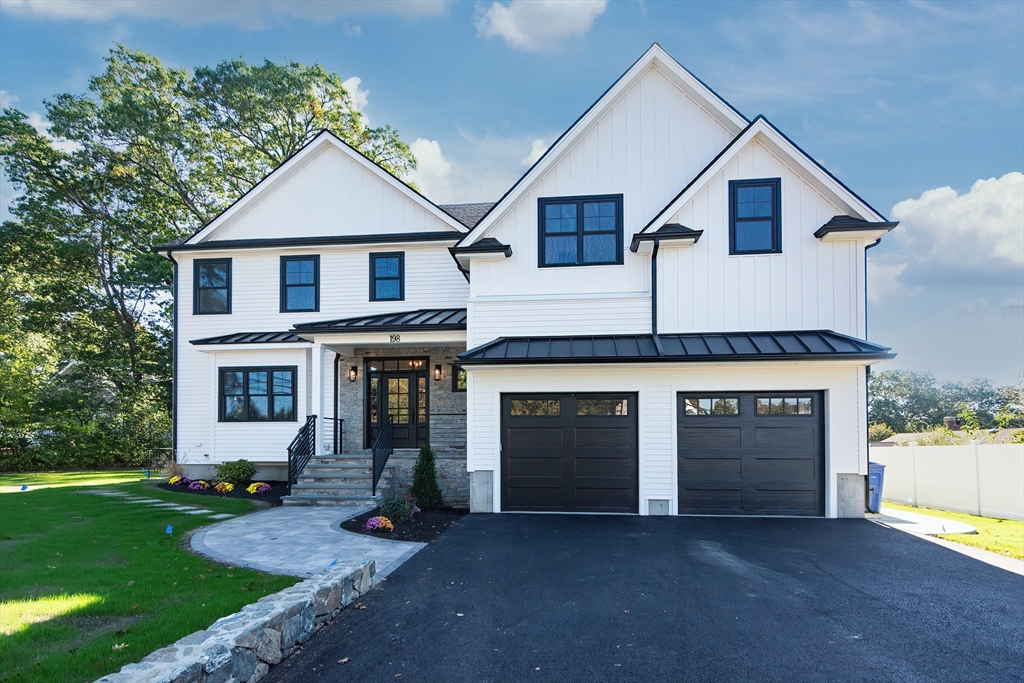 198 Salem St Property Photo 1