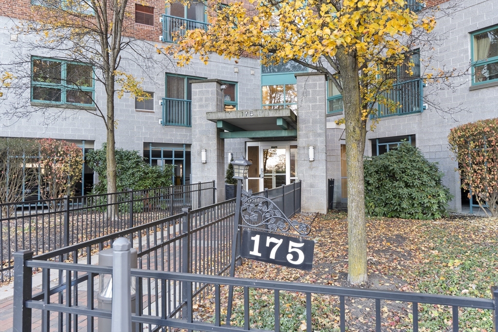 175 Cottage # 512 Property Photo 1