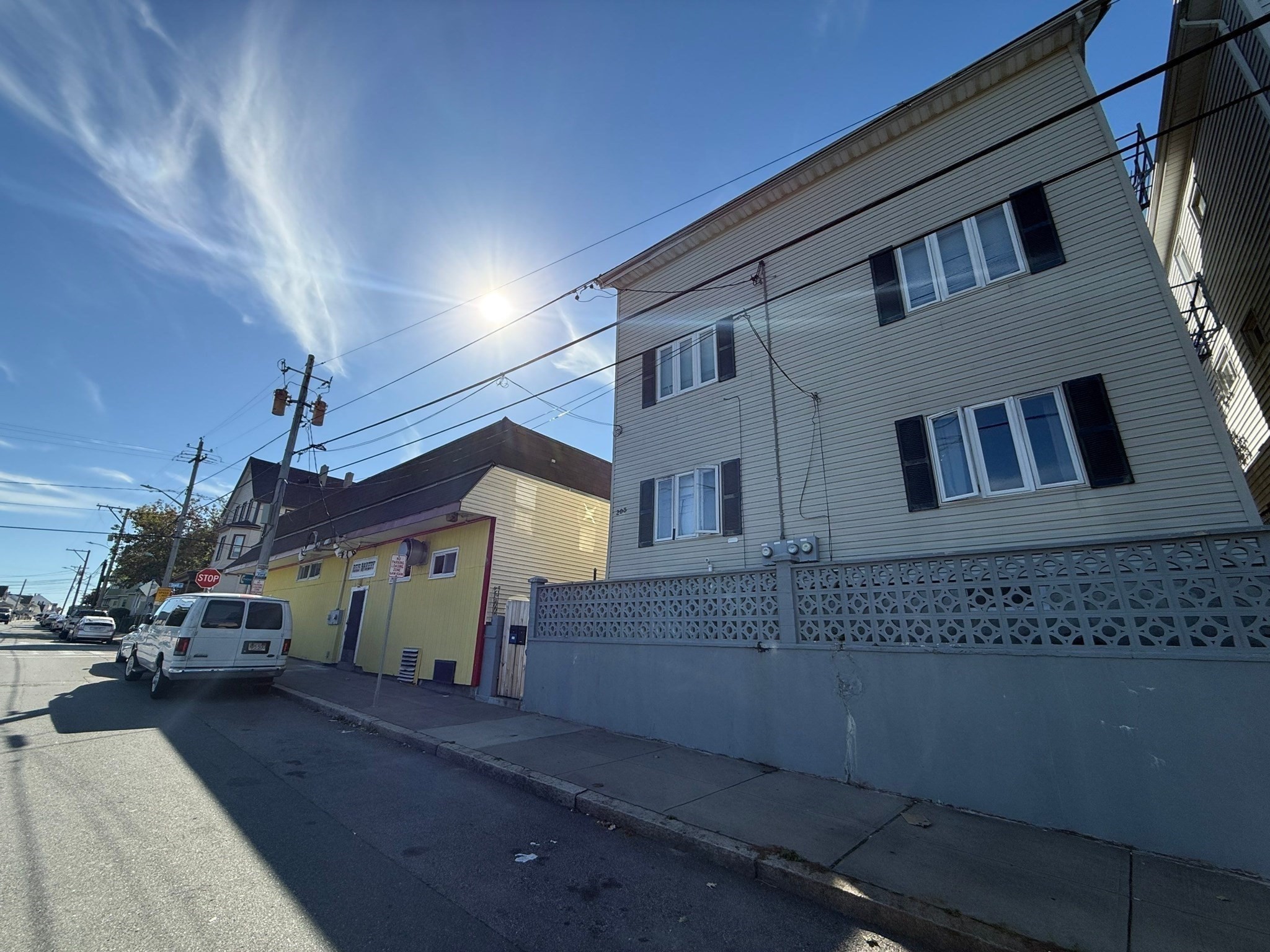 208 Snell St Property Photo 1