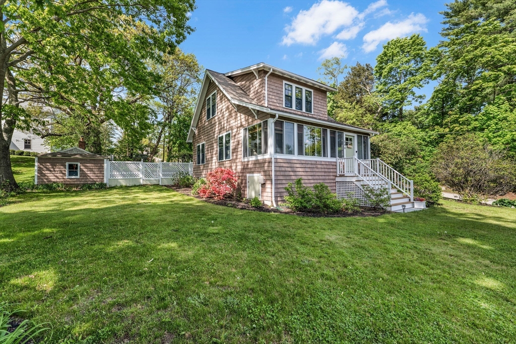 296 N Main St Property Photo 1